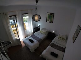 Peniche Surf Lodge - Hostel