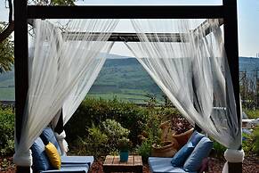 Mul Kineret Suites