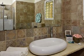 Mul Kineret Suites