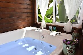 Mul Kineret Suites