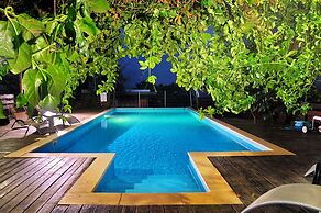 Mul Kineret Suites