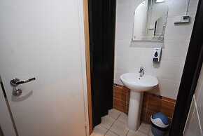 Landmark City Hotel - Hostel