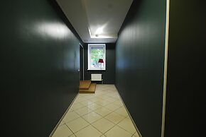 Landmark City Hotel - Hostel