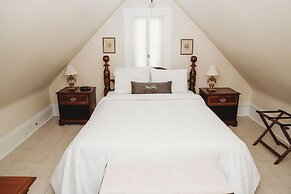 Grey Gables Inn