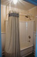 Grey Gables Inn