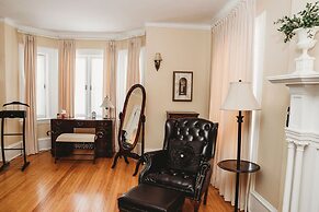 Grey Gables Inn