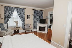 Grey Gables Inn