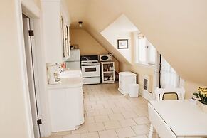 Grey Gables Inn