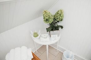 Grey Gables Inn