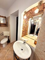 Main Square Apartments & More