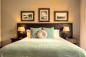 Leopardsong Manor