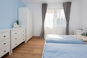 Apartinfo Apartments - Blue Side Family