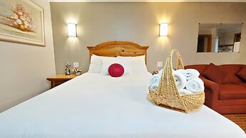 Knights Inn Colonial Fireside Inn