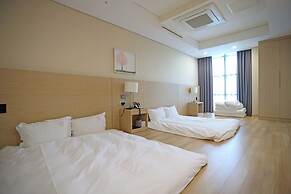 Sunshine Hotel