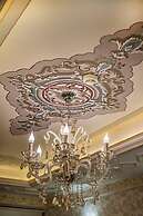 Empire Suite Hotel