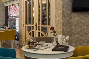Empire Suite Hotel