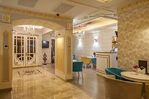 Empire Suite Hotel