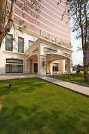The Lin Hotel