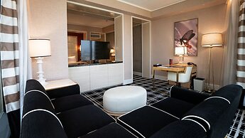 The Lin Hotel