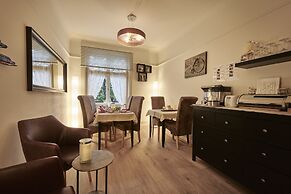 Max Aviation Villa & Apartments