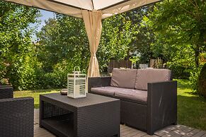 Max Aviation Villa & Apartments