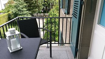 Max Aviation Villa & Apartments