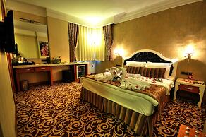 Golden Deluxe Hotel
