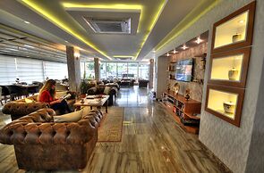 Golden Deluxe Hotel
