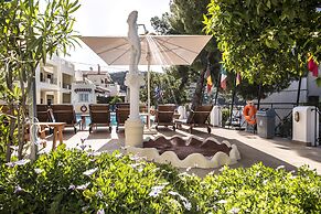 Kostis Villas
