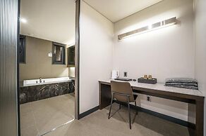 Vine Hotel