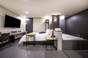 Vine Hotel