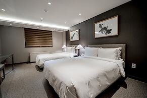 Oriens Hotel & Residences