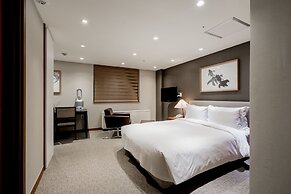 Oriens Hotel & Residences