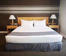 Infinity Tower Suites