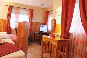 Bunyonyi Safaris Resort