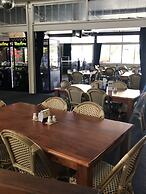 Tin Can Bay Budget Accommodation - Hostel