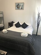 Tin Can Bay Budget Accommodation - Hostel