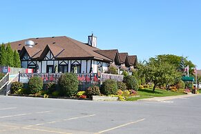 McIntosh Country Inn & Conference Centre in Canada