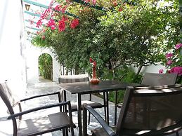 Karis Hotel