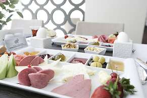 RYS Hotel & Restaurant