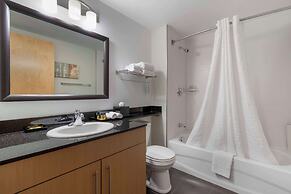 Best Western Plus Airport Inn & Suites