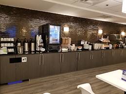 Best Western Plus Airport Inn & Suites