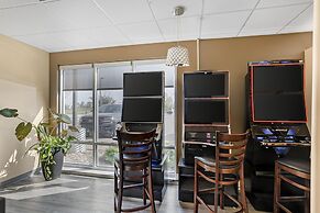 Best Western Plus Airport Inn & Suites