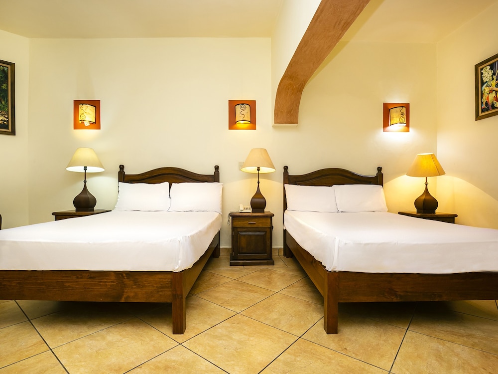 Casa Del Virrey Hotel and Suites