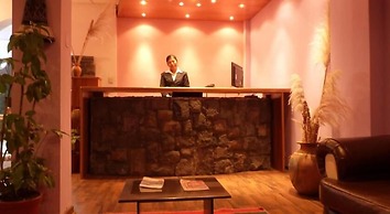 Cantuta Inn