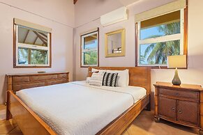 Coconut Row Boutique Hotel