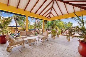 Coconut Row Boutique Hotel
