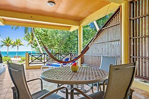 Coconut Row Boutique Hotel