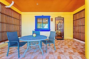 Coconut Row Boutique Hotel