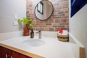 Coconut Row Boutique Hotel